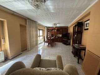 Pis a Zona Nord. Amplia vivienda de 4 dormitorios en zona norte