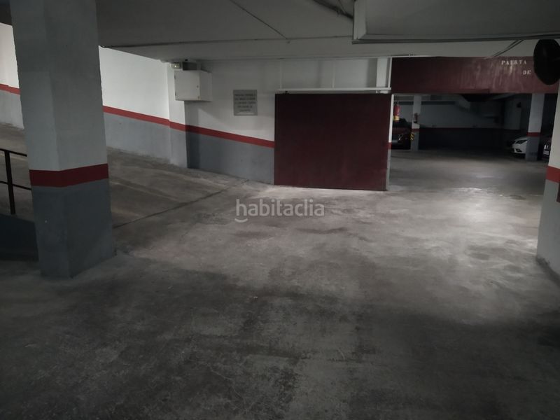 Foto f3ab2185-8471-4ff8-80b2-e0acb3b5913f. Aparcament cotxe a Sants Barcelona