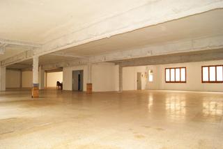 Rent Business premise  Carrer del rosselló. Bonito y amplio local díafano en mataró preparado para almacén y