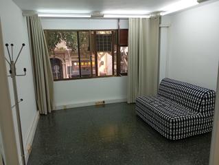 Oficina  Carrer del comte borrell. Oficina exterior diáfana con variadas posibilidades en pleno eix