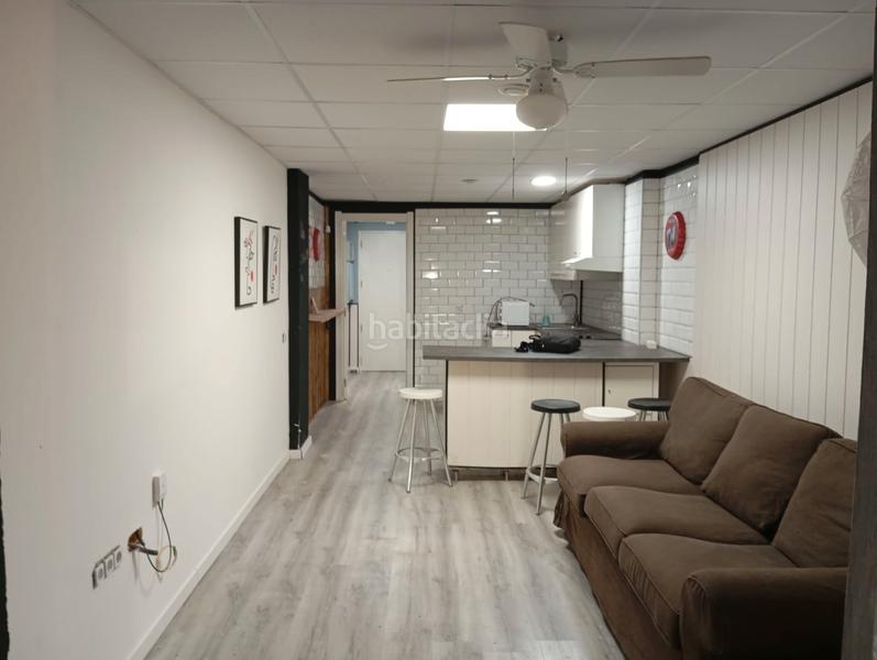 Foto 3d79dcd5-9cb0-4913-9dba-1b7ad8849fc9. Local comercial amplio local en planta baja en Sants en Barcelona