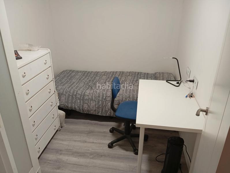 Foto 4a28ec9d-5590-4659-8940-25bc08b32d26. Local comercial amplio local en planta baja en Sants en Barcelona