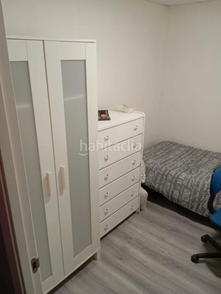 Foto b54f0006-056f-49c2-9a8a-26a1e5b774b7. Local comercial amplio local en planta baja en Sants en Barcelona