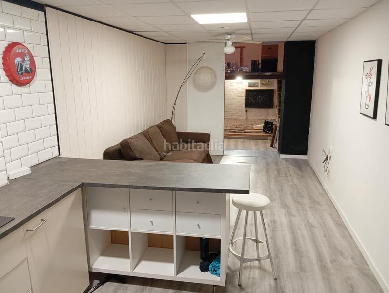 Foto e0aa9699-64a4-4be4-a3c2-e6f8889b1d8a. Local comercial amplio local en planta baja en Sants en Barcelona