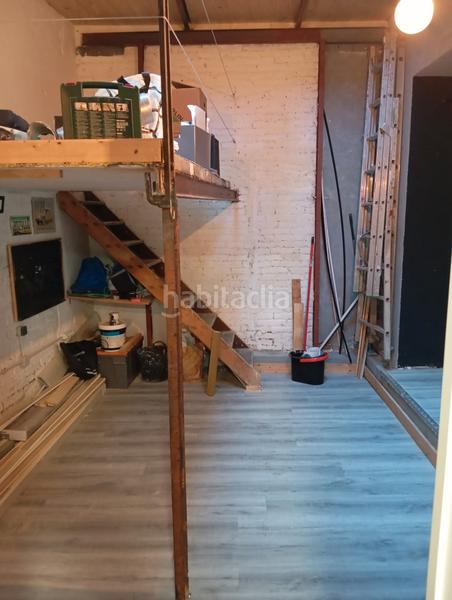 Foto f97136b9-f79d-43f2-9221-f539c81c8ace. Local comercial amplio local en planta baja en Sants en Barcelona