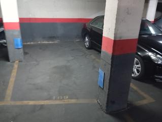 Parking coche en Carrer dels Comtes de Bell-Lloc