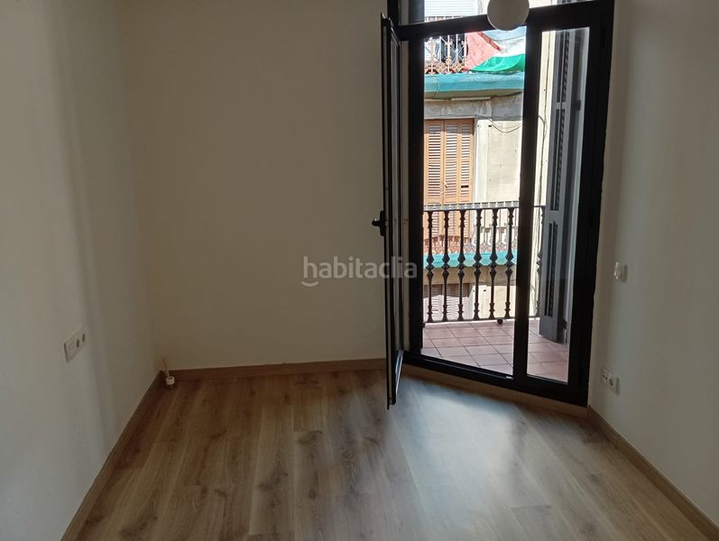 Foto d5bce263-46cd-4a55-8430-babc5b086445. Pis a Sants Barcelona