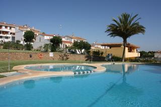 Lloguer Casa adossada a Urbanización peñasol 6. Vivienda unifamiliar de tres plantas con vistas al mar y al cast