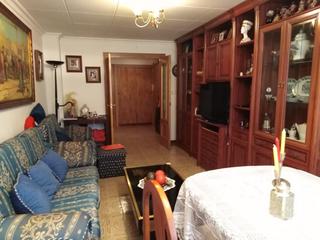 Appartement à Carrer d'hernán cortés 23. Piso en zona céntrica.