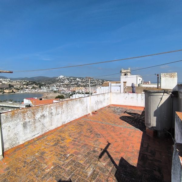 Foto 48e713f0-a1e9-44b6-aa62-e8b158b17d89. Masia amb xemeneia a Centro-Casco Antiguo Peñíscola