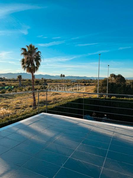 Foto 1d72611e-e643-49de-8099-07ec774cd0dd. Xalet a avinguda vicente cañada blanch 18 a Playa Burriana