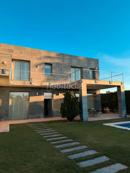 Foto 5d393de6-a0af-49fc-a365-b9c35aa3ec48. Xalet a avinguda vicente cañada blanch 18 a Playa Burriana