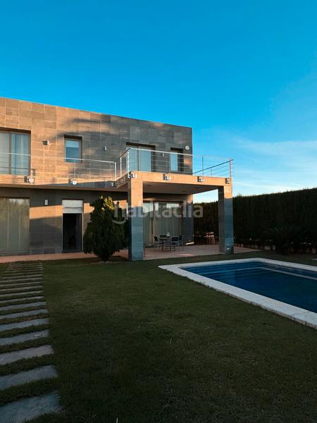 Foto 71dd3678-67cd-488a-9528-4a004546602f. Xalet a avinguda vicente cañada blanch 18 a Playa Burriana