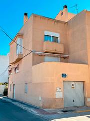 Maison jumelée à Camí la serratella 17. Casa en zona puerto