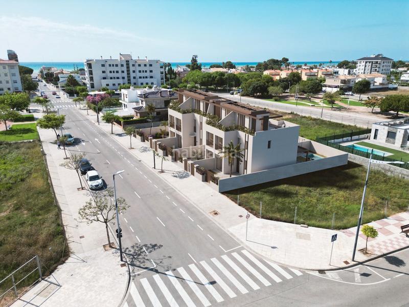 Foto c3b3c116-f8ca-4e10-b3ab-a241ccf372ab. Chalet dans carrer mestre vicent asensio 21 dans Playa Burriana