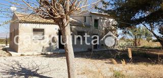 Xalet  Av. de la constituciã³n. Casa campo con terreno a reformar