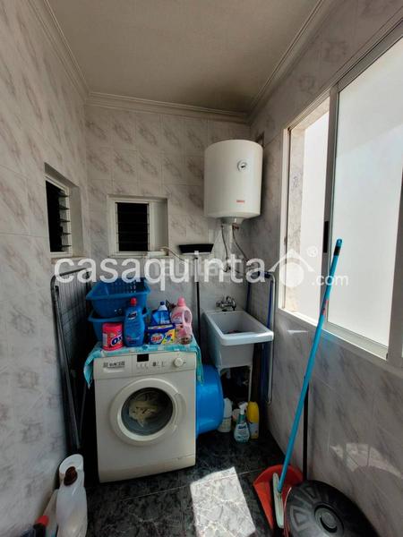 Foto b04e96c8-b85f-48cf-904d-5e509a923288. Edificio in Catral