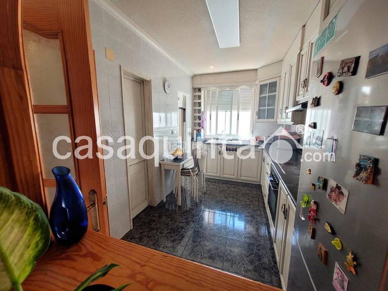 Foto b2e8db1f-b16d-45f8-9286-ab56119c5c8e. Edificio in Catral