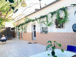 Xalet  C. almoradã­. Vivienda con patio
