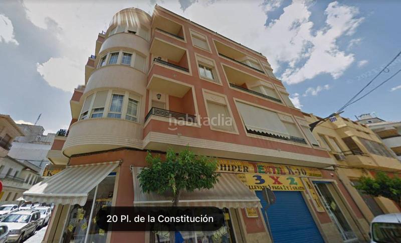 Foto 4ad7e31a-7092-44b0-b444-a2eee0f4ba5e. Alquiler piso  3 habitaciones hace esquina en Almoradí
