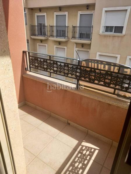 Foto f86e0df4-5154-43fb-8070-a863738d4e80. Alquiler piso  3 habitaciones hace esquina en Almoradí