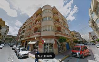 Rent Flat  C. comunidad valenciana. Piso 3 habitaciones hace esquina