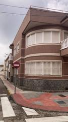 Xalet  C. valencia. Vivienda  local
