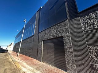 Miete Fabrikhalle  C. sevilla. Alquiler de nave industrial de 400 mâ en planta baja, diãfana y