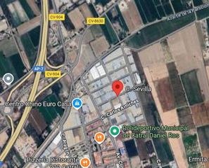Lloguer Nau industrial  C. sevilla. Alquiler nave con 2 vestuarios