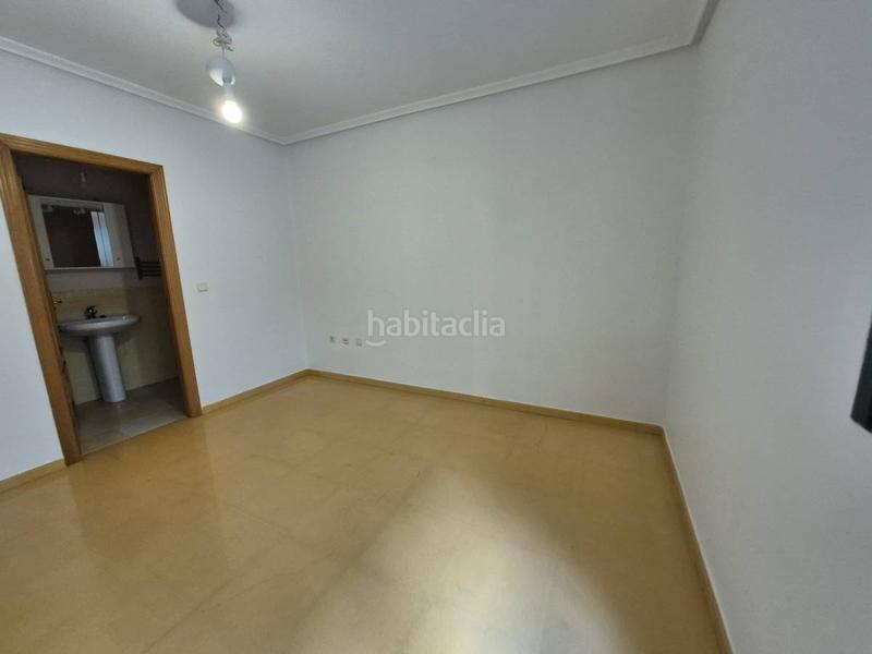 Foto 4b769255-2989-4a37-9185-4e3225c69577. Piso  3 habitaciones 2 baãos en Catral