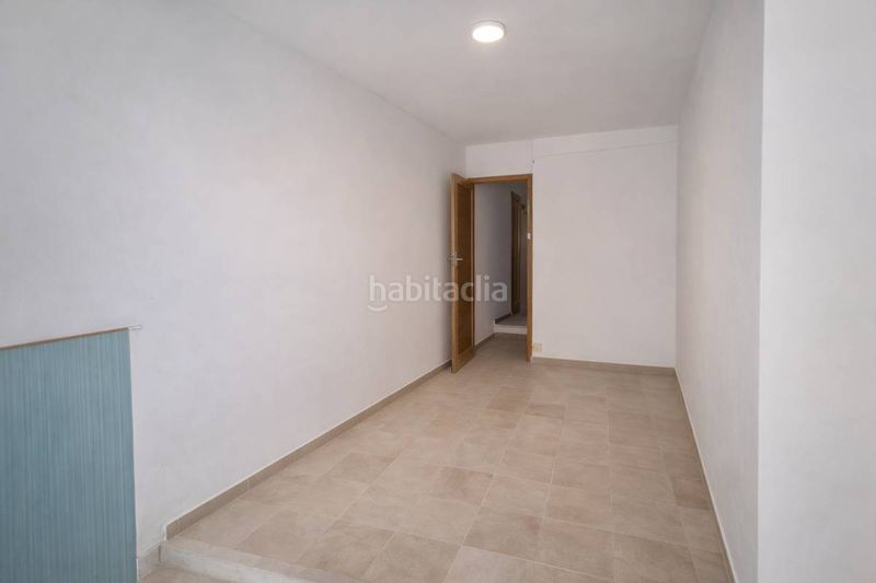 Foto 1e379922-adb0-44f6-91d7-f80e1f9c5a37. Edificio in Catral