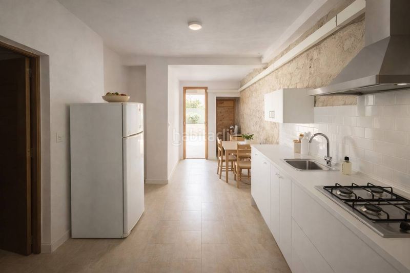 Foto fc4db2ef-2f9a-4f99-b419-edb943b6422e. Edificio in Catral