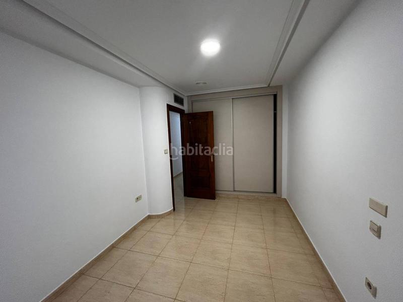 Foto 1b49f11d-61d2-4fa3-9a72-89e199f2d2e0. Alquiler piso alquiler magnifico piso de 4 habitaciones 2 baãos, patio gigante y balcãn. en Albatera