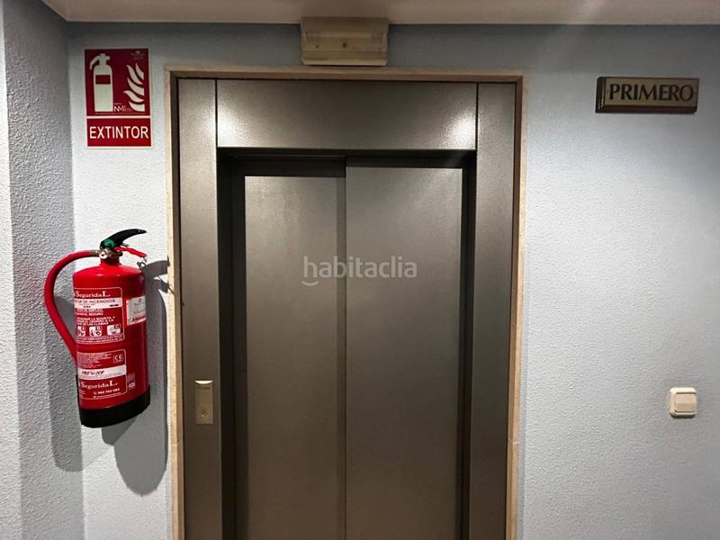 Foto 1df1145c-7804-44d0-bbd5-1ce6a9a92b67. Alquiler piso alquiler magnifico piso de 4 habitaciones 2 baãos, patio gigante y balcãn. en Albatera