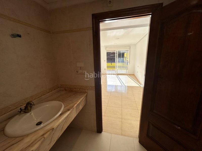 Foto 27b0a1bc-cea4-4562-a14e-76f65ffe64ae. Alquiler piso alquiler magnifico piso de 4 habitaciones 2 baãos, patio gigante y balcãn. en Albatera