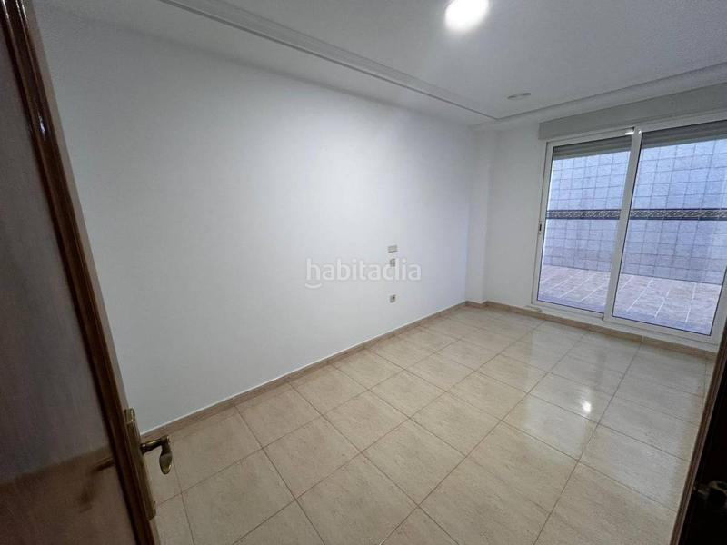 Foto 5d26f3aa-0ffe-4d49-8439-bc320ebeaa27. Alquiler piso alquiler magnifico piso de 4 habitaciones 2 baãos, patio gigante y balcãn. en Albatera