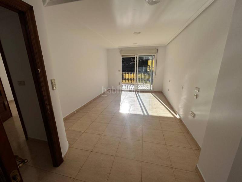 Foto 607232ab-5a85-4833-9dc2-83af0863c7d5. Alquiler piso alquiler magnifico piso de 4 habitaciones 2 baãos, patio gigante y balcãn. en Albatera