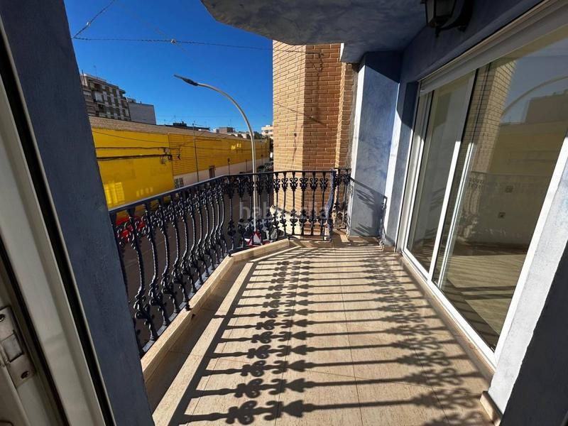 Foto e950360d-b569-4b53-a3f9-50b09e7d7e77. Alquiler piso alquiler magnifico piso de 4 habitaciones 2 baãos, patio gigante y balcãn. en Albatera