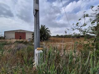 Terreny residencial  Passeig de l`estació. Terrecon con nave