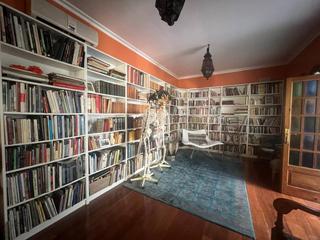 Casa  C. 23 agosto. Villa arabigooccidental con 1168m