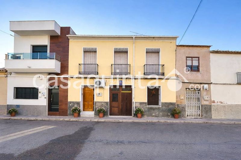 Foto 4f4ff3a1-d733-44bc-8619-4d890751ed31. Casa adossada amb calefacció aparcament a Catral