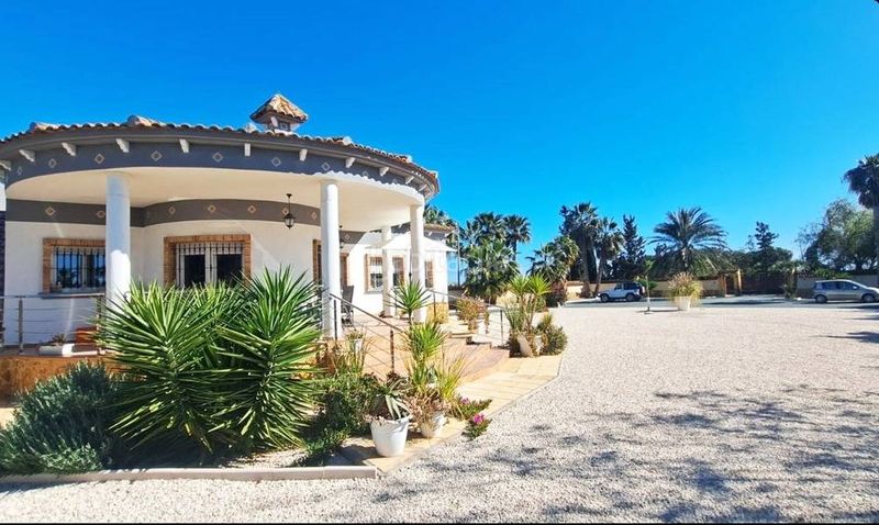 Foto 7e0c4d47-4ddb-4501-a0f9-b73d3e3e058c. Xalet amb calefacció a Catral