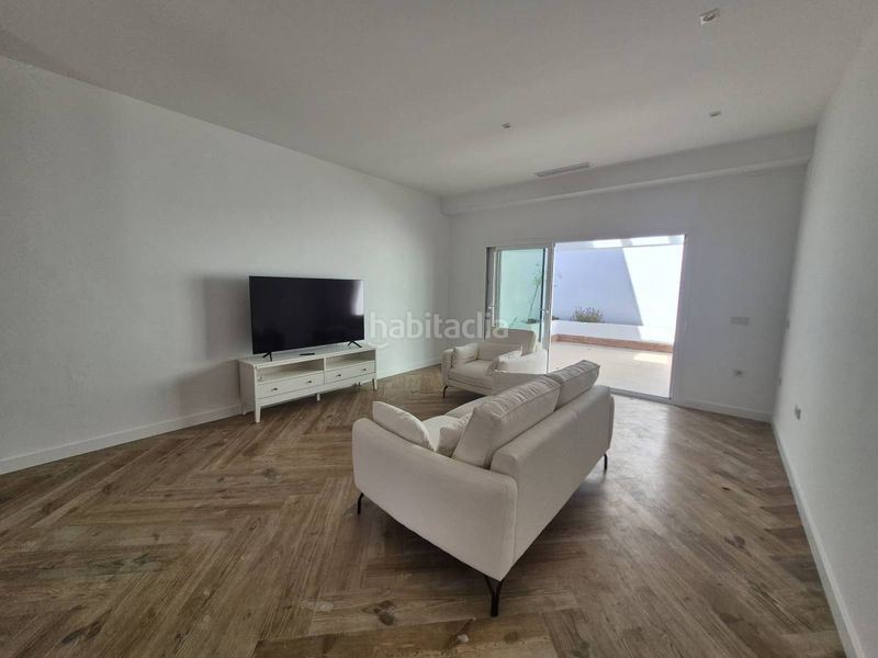 Foto d2a6f0a1-f573-4253-af7d-4e2674512f25. Casa adossada amb calefacció a Catral