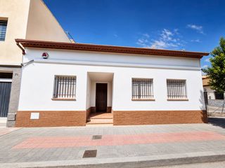 Casa adossada  Av. de la constitución