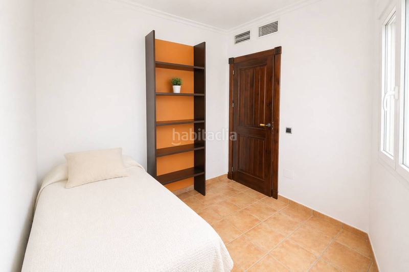 Foto 231c19a6-d6e8-4120-add0-a29283e078e4. Dúplex amb calefacció aparcament a Catral