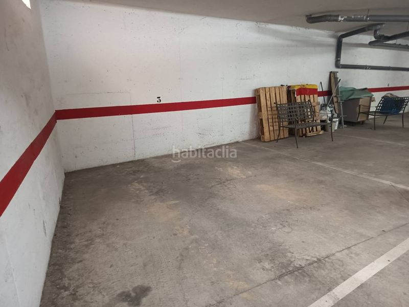 Foto aa04dd27-dce5-4ef4-baa5-c693c270334b. Aparcament cotxe a Catral