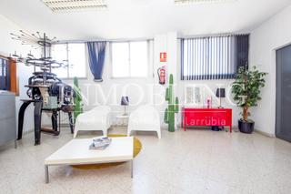 Lloguer Oficina a Rocafonda. Espectacular nave industrial en planta primera llenas de sol y l