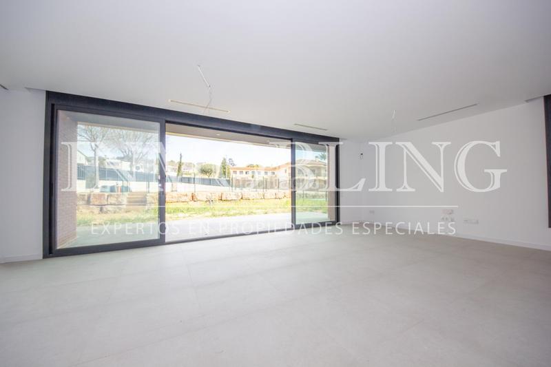 Foto 0b6b1dbf-62b5-4beb-852f-2e96d609478d. Casa  a cuatro vientos obra nueva Can Quirze en Mataró