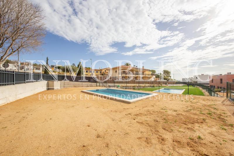Foto 92ed6d3c-3699-465c-9e0d-7f36800b2d7a. Casa  a cuatro vientos obra nueva Can Quirze en Mataró