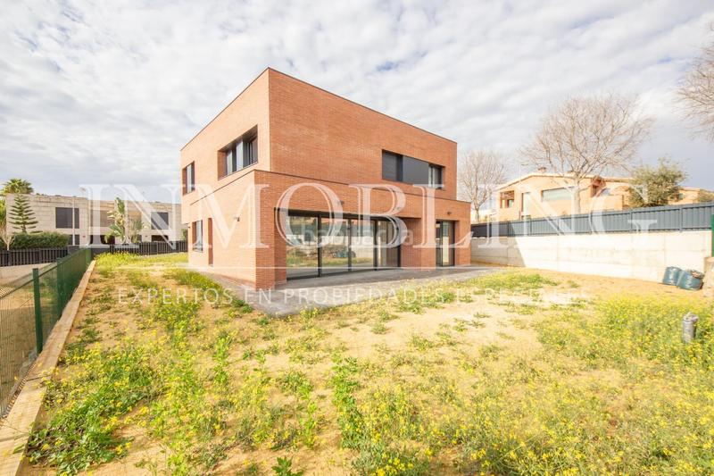 Foto a80ba907-d4bc-44b3-86e5-64fdf7a8f896. Casa  a cuatro vientos obra nueva Can Quirze en Mataró